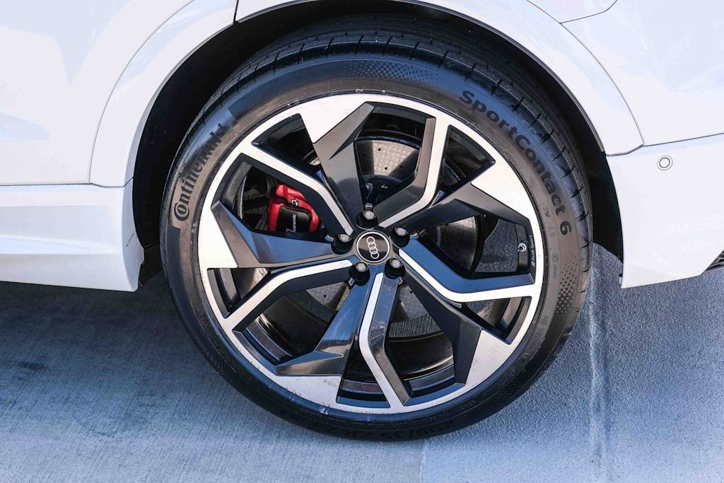 Thumbnail: 2022 Audi RS Q8 - 18