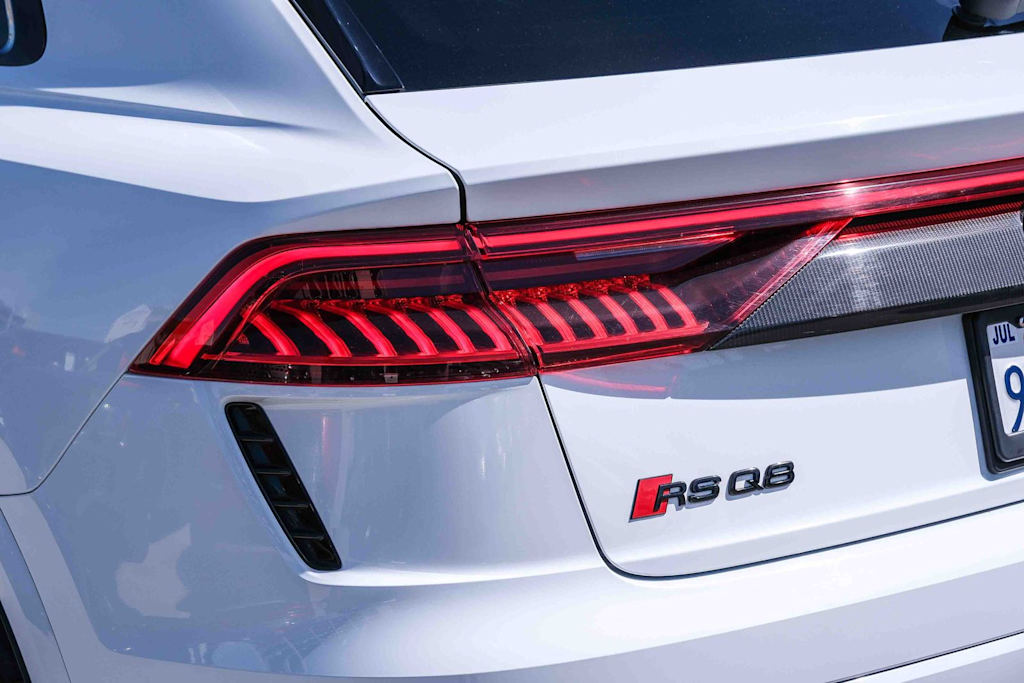 Thumbnail: 2022 Audi RS Q8 - 17