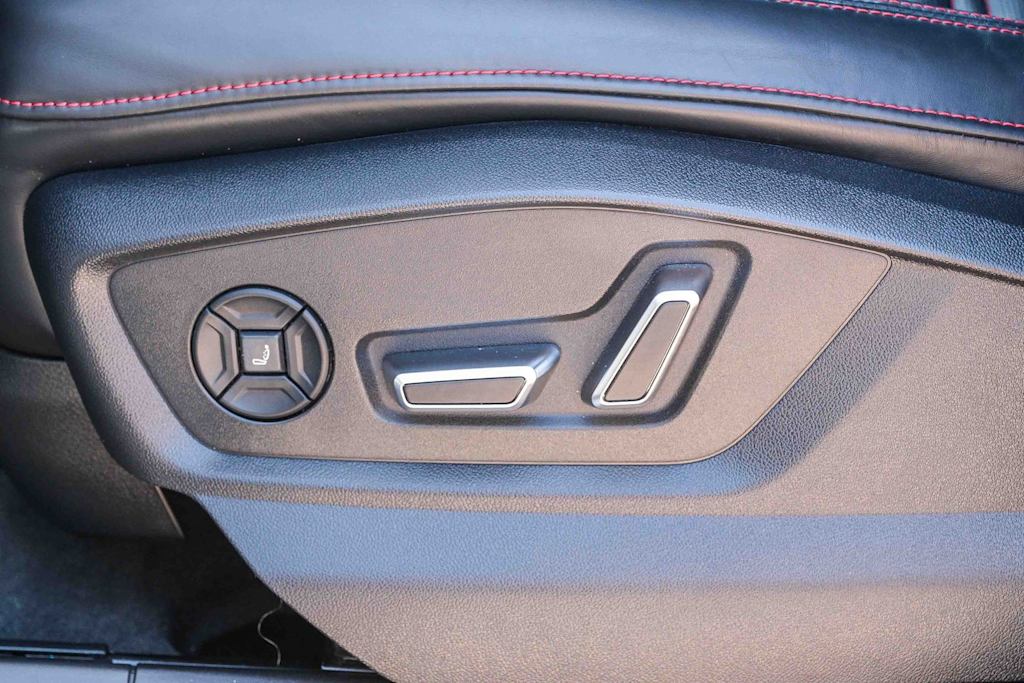 Thumbnail: 2022 Audi RS Q8 - 26