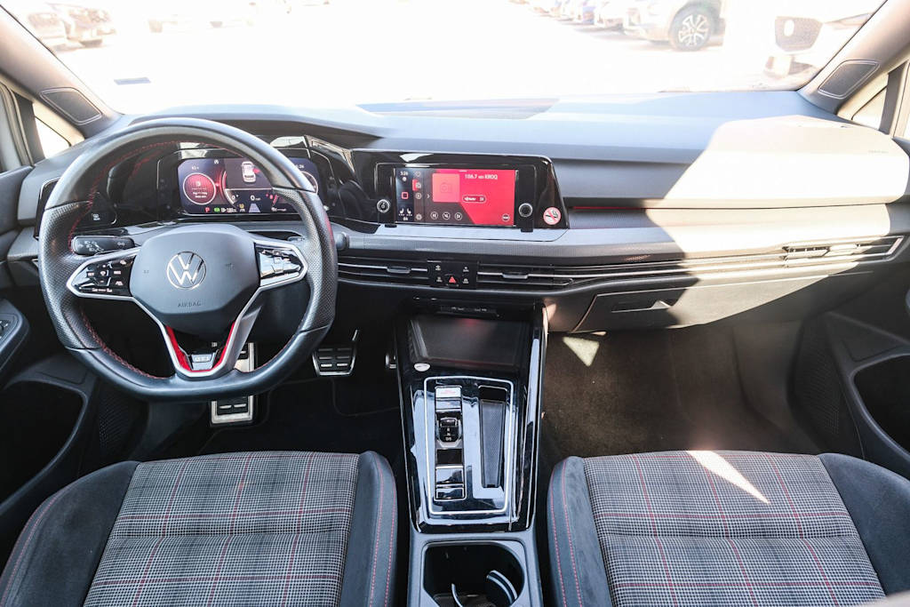 Thumbnail: 2024 Volkswagen Golf - 2