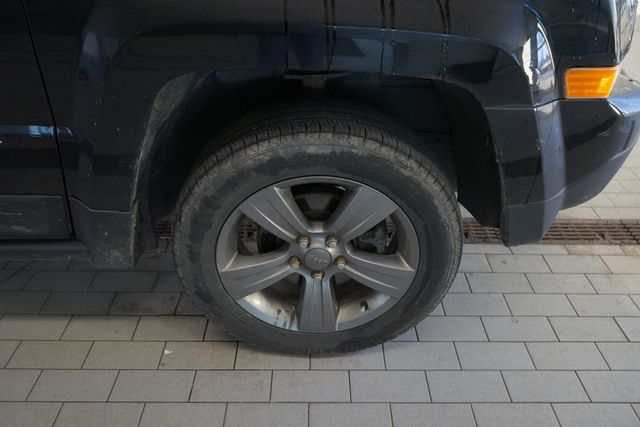 Thumbnail: 2015 Jeep Patriot - 7