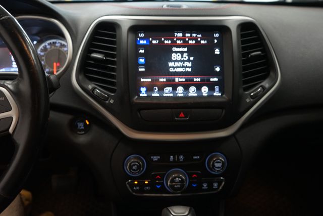 Thumbnail: 2016 Jeep Cherokee - 9