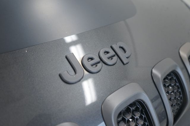 Thumbnail: 2016 Jeep Cherokee - 22