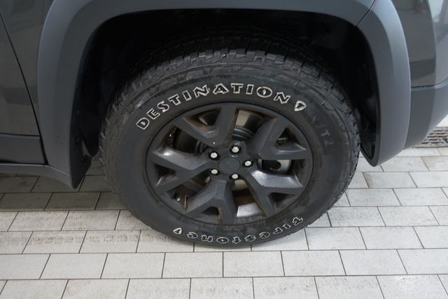 Thumbnail: 2016 Jeep Cherokee - 8