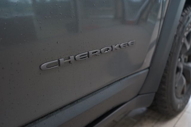 Thumbnail: 2016 Jeep Cherokee - 19