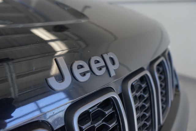 Thumbnail: 2018 Jeep Grand Cherokee - 8