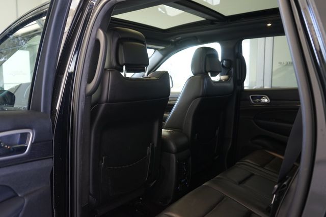 Thumbnail: 2018 Jeep Grand Cherokee - 12