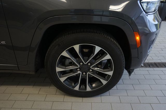 Thumbnail: 2022 Jeep Grand Cherokee L - 8
