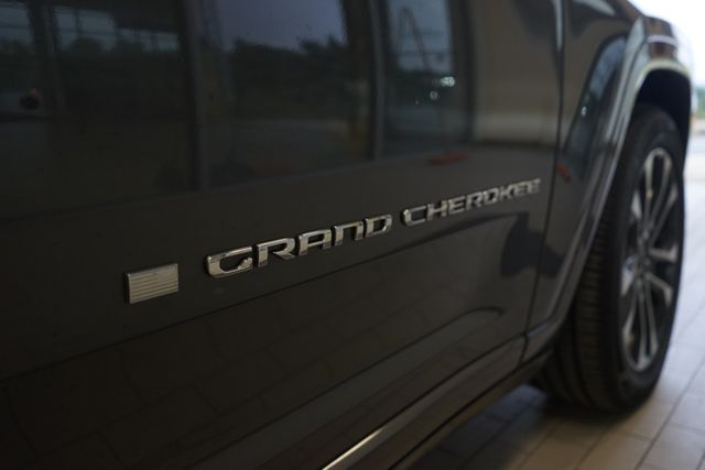 Thumbnail: 2022 Jeep Grand Cherokee L - 25