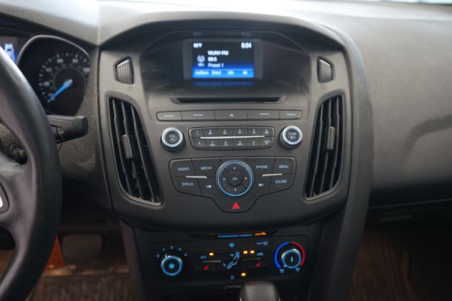 Thumbnail: 2017 Ford Focus - 8