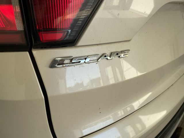 Thumbnail: 2017 Ford Escape - 6