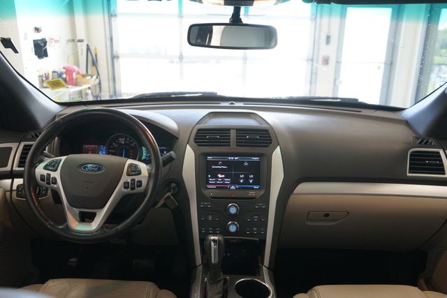 Thumbnail: 2011 Ford Explorer - 9