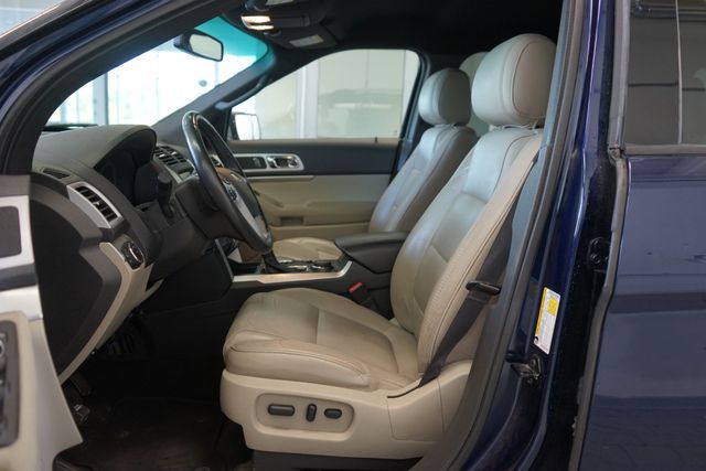Thumbnail: 2011 Ford Explorer - 10