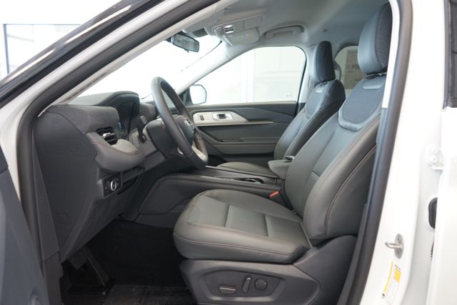 Thumbnail: 2026 Ford Explorer - 10