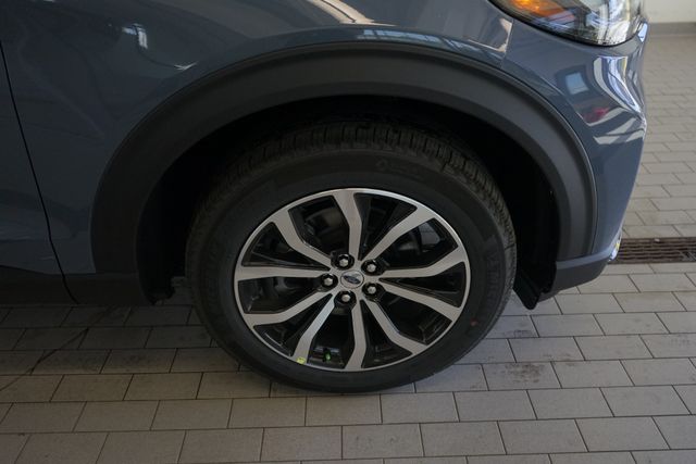 Thumbnail: 2025 Ford Explorer - 8