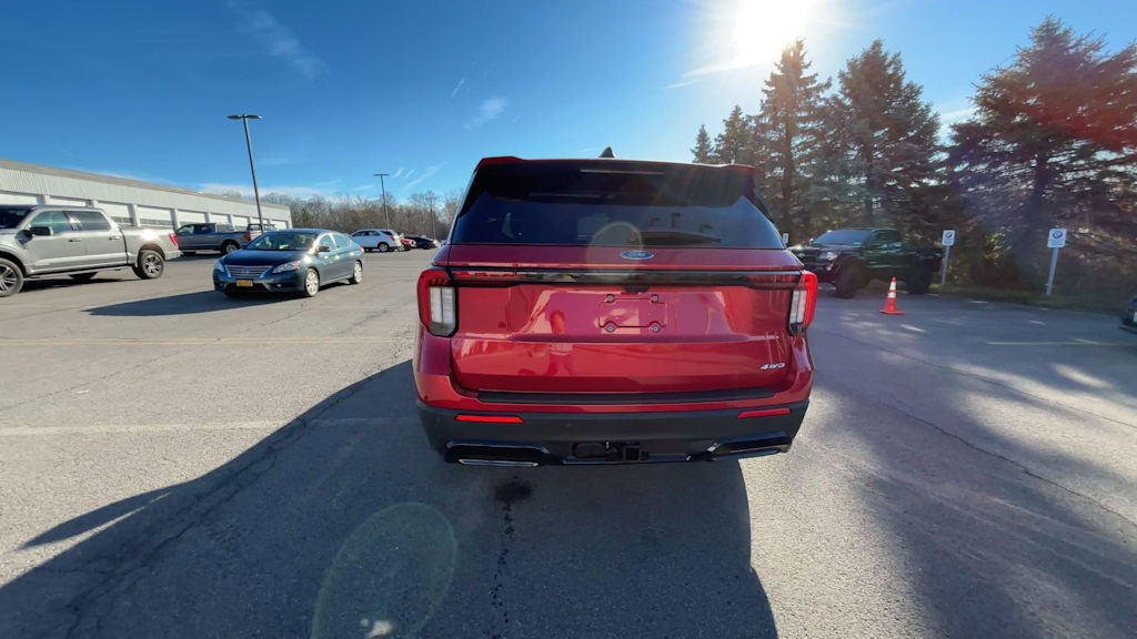 2025 Ford Explorer ST-Line 20