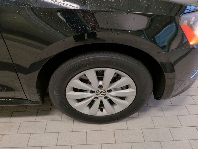 Thumbnail: 2012 Volkswagen Passat - 8