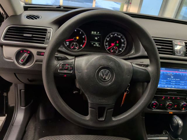 Thumbnail: 2012 Volkswagen Passat - 2