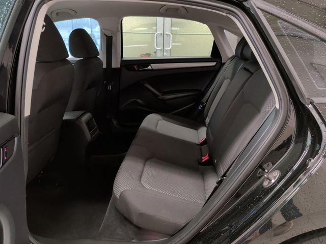 Thumbnail: 2012 Volkswagen Passat - 29