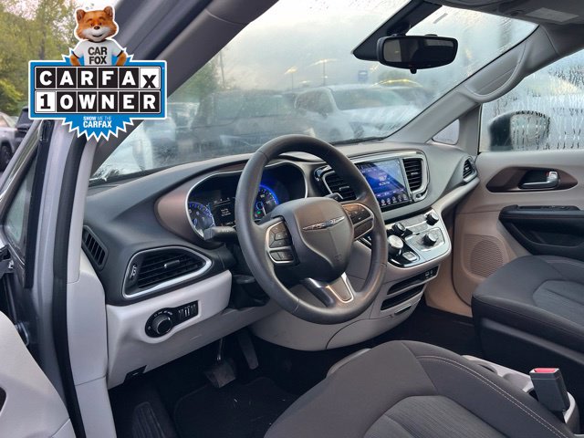 Thumbnail: 2017 Chrysler Pacifica - 2