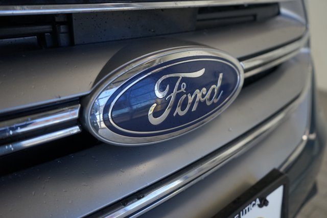 Thumbnail: 2016 Ford Edge - 21