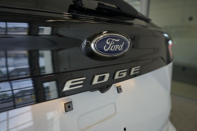 Thumbnail: 2022 Ford Edge - 7