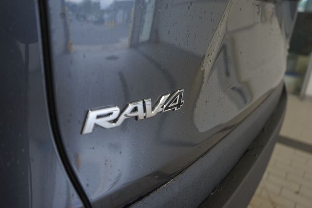 Thumbnail: 2020 Toyota RAV4 - 6