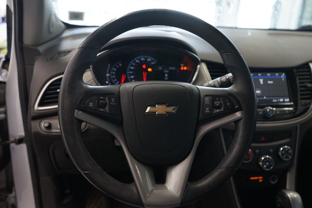 Thumbnail: 2018 Chevrolet Trax - 2