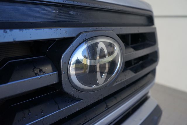 Thumbnail: 2021 Toyota Tacoma - 6