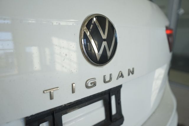 Thumbnail: 2022 Volkswagen Tiguan - 6