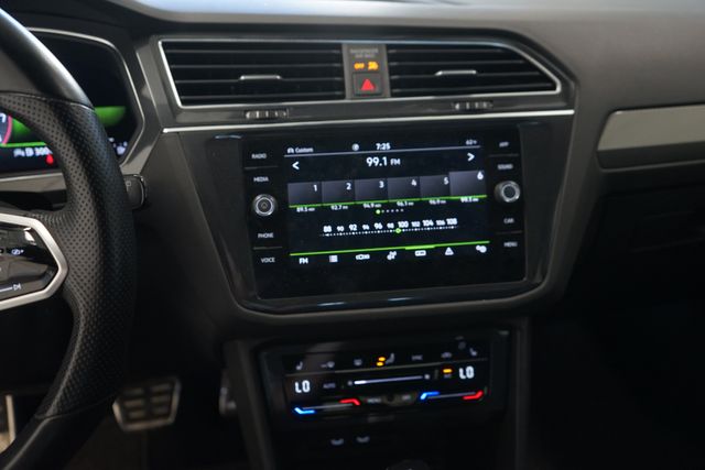 Thumbnail: 2022 Volkswagen Tiguan - 8