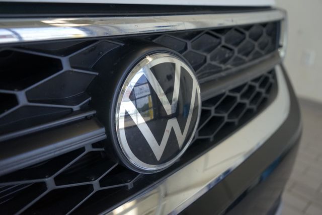 Thumbnail: 2022 Volkswagen Taos - 21