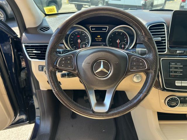 Thumbnail: 2017 Mercedes-Benz GLE - 33