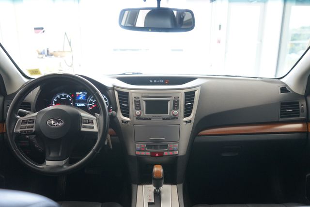 Thumbnail: 2013 Subaru Outback - 9