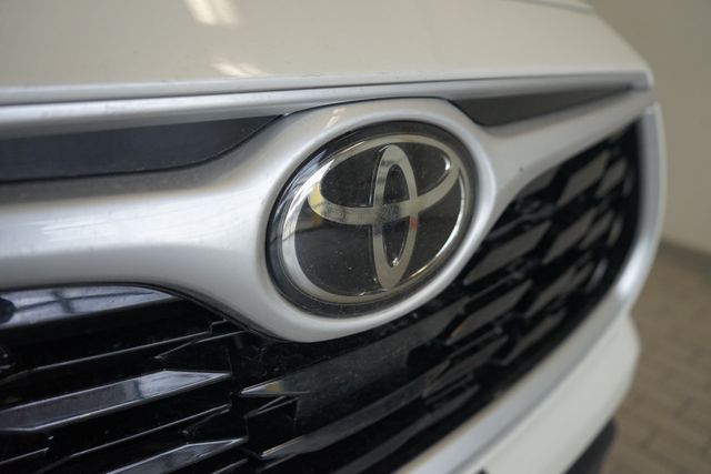 Thumbnail: 2021 Toyota Highlander - 27