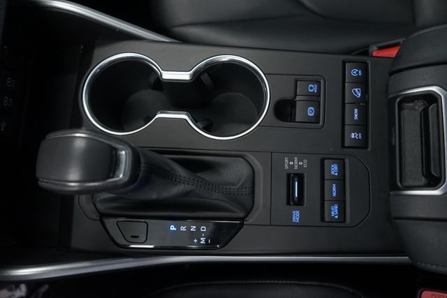 Thumbnail: 2021 Toyota Highlander - 14