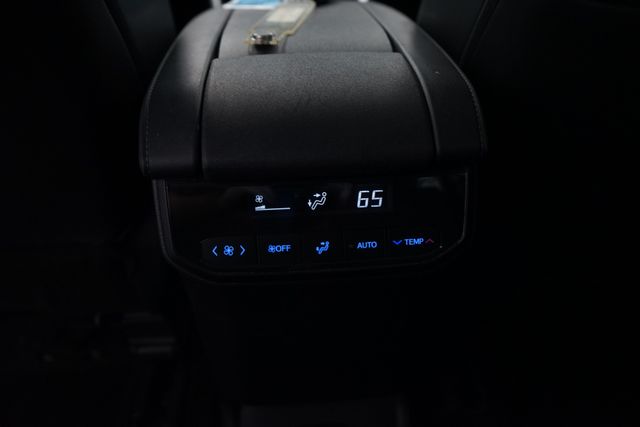 Thumbnail: 2021 Toyota Highlander - 32