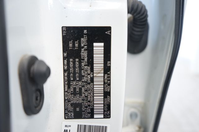 Thumbnail: 2021 Toyota Highlander - 30