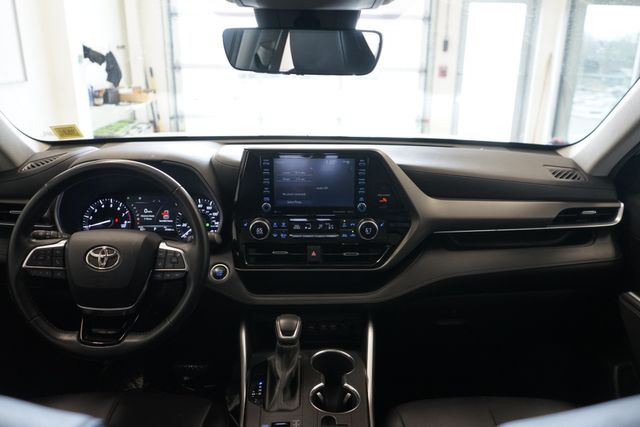 Thumbnail: 2021 Toyota Highlander - 9