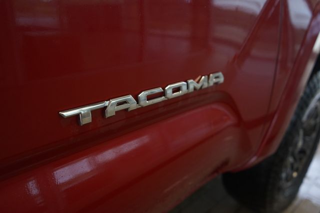 Thumbnail: 2017 Toyota Tacoma - 6