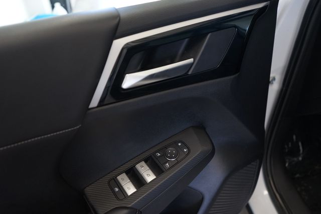 Thumbnail: 2022 Mitsubishi Outlander - 28