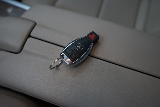 Thumbnail: 2014 Mercedes-Benz E-Class - 21