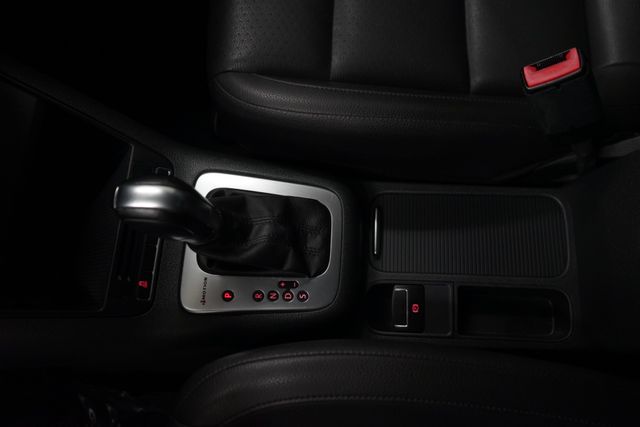 Thumbnail: 2015 Volkswagen Tiguan - 14