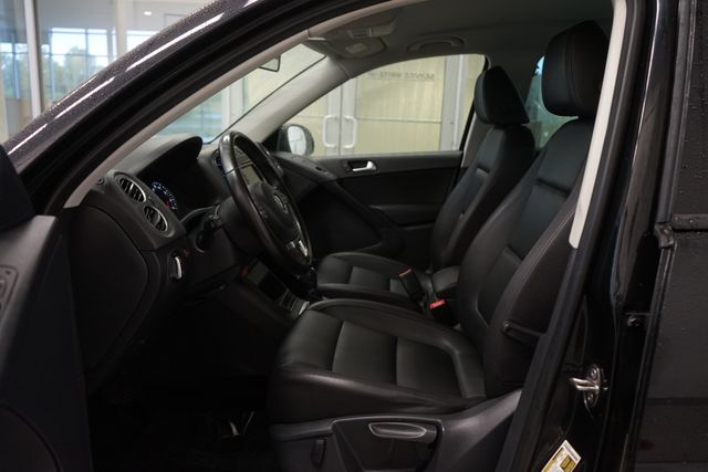 Thumbnail: 2015 Volkswagen Tiguan - 10