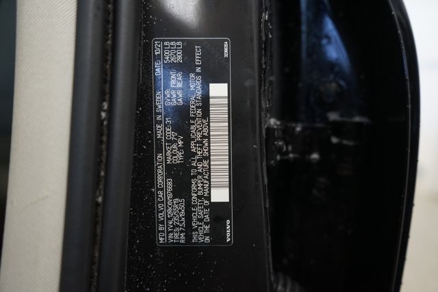 Thumbnail: 2022 Volvo XC60 - 17