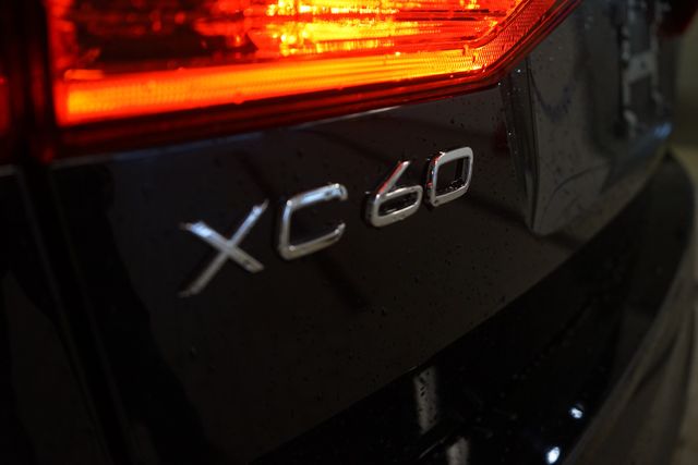 Thumbnail: 2022 Volvo XC60 - 7