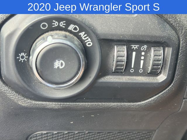 Thumbnail: 2020 Jeep Wrangler - 16