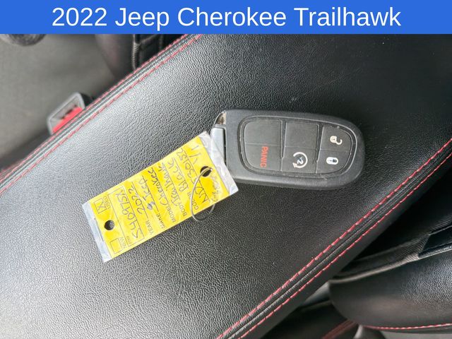 Thumbnail: 2022 Jeep Cherokee - 16