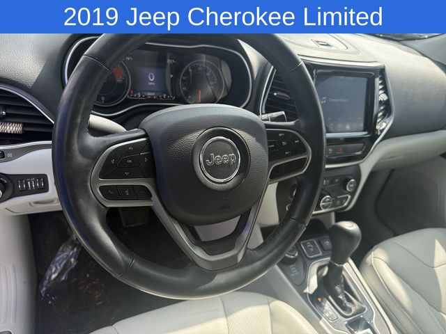 Thumbnail: 2019 Jeep Cherokee - 9