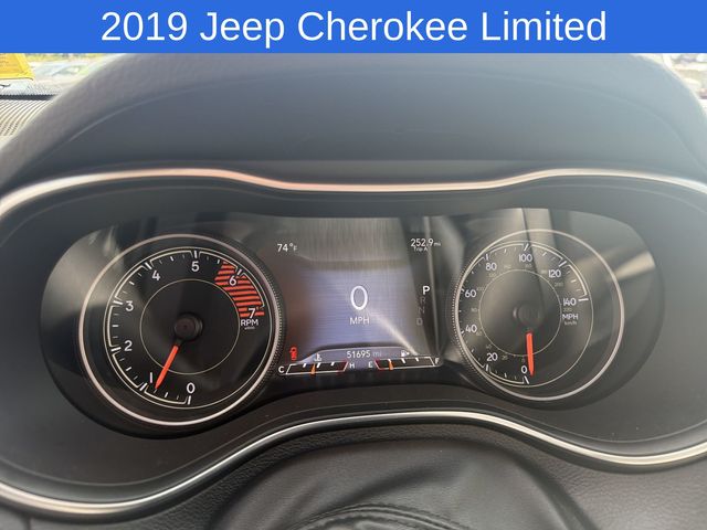 Thumbnail: 2019 Jeep Cherokee - 13